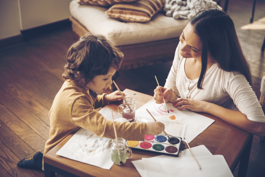 تعريف طفلك على فن الرسم