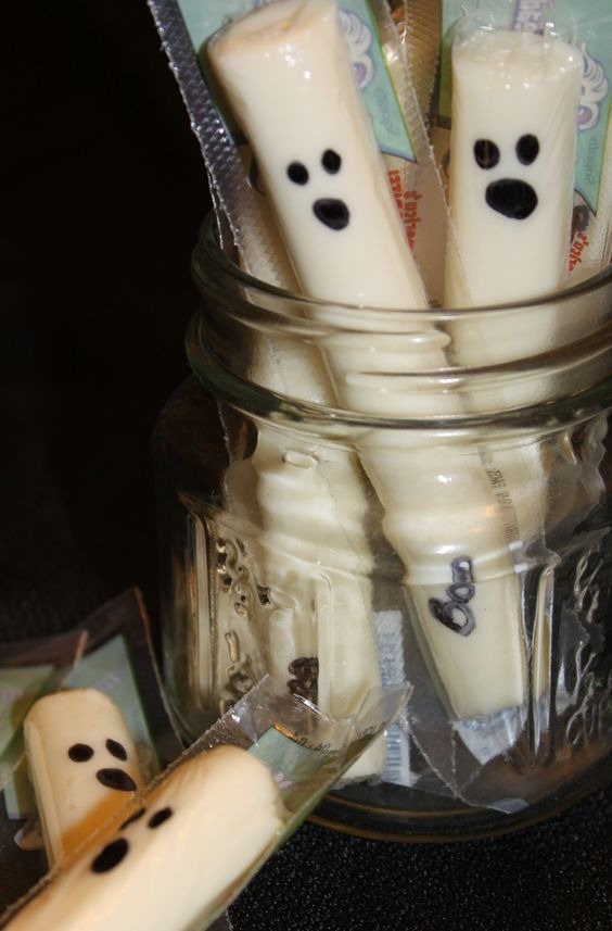 10 Easy, Healthy Halloween Treats Your Kids Will Love 10 Easy, Healthy Halloween Treats Your Kids Will Love