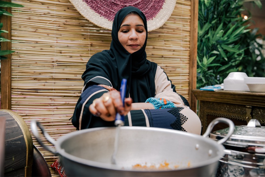 Enjoy Emirati delicacies Enjoy Emirati delicacies