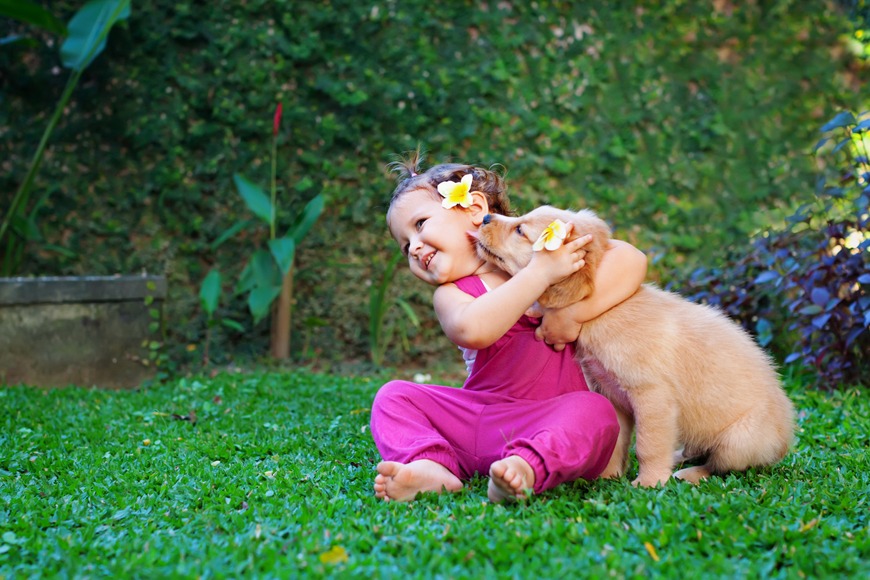 Here's Why You Should Let Your Tot Play In Dirt