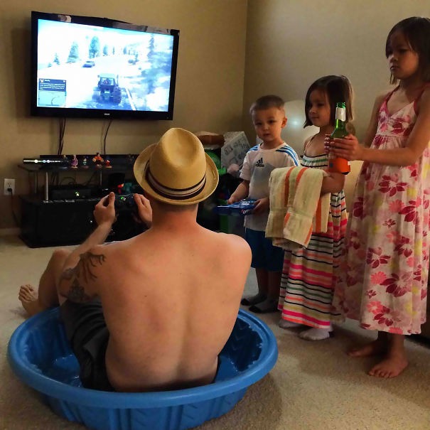 Why Dads Shouldn't Be Left Alone With Children - in Pictures 