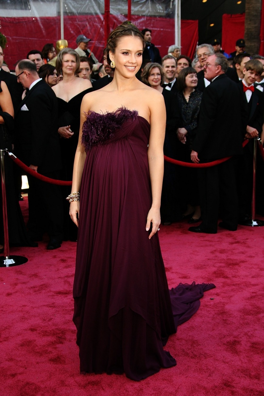 10 Times Celebs Rocked Their Baby Bump On A Red Carpet 10 Times Celebs Rocked Their Baby Bump On A Red Carpet