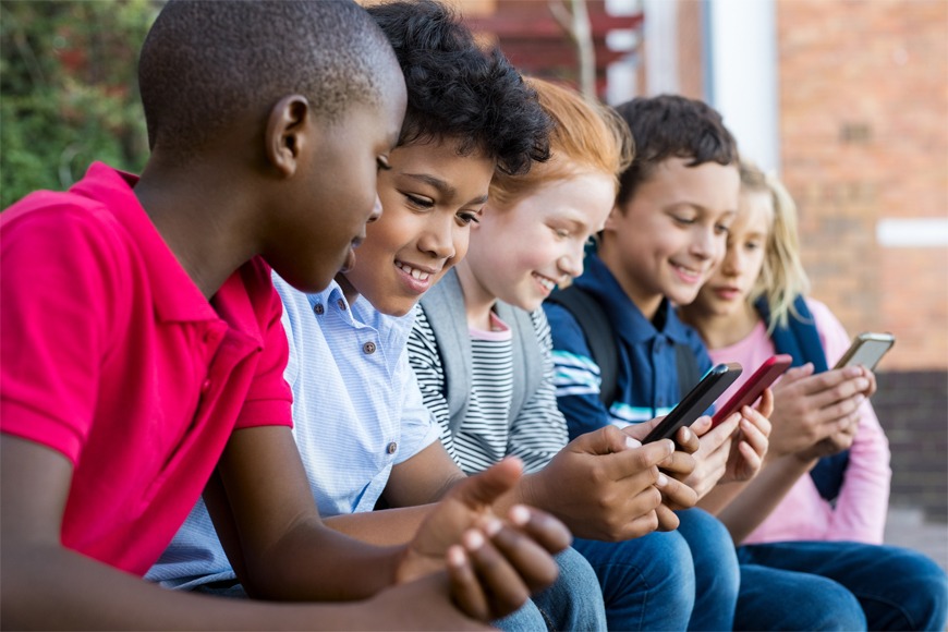 Kids on mobile Kids on mobile