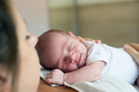 5 Tips To Survive The First Week With Your Baby