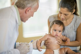 دليلك للتطعيم واللقاحات  في الإمارات العربية المتحدة 