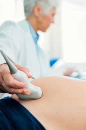 باقات الأمومة الشائعة في دبي لتأمين الحمل والولادة 