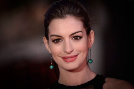 Anne Hathaway reveals pregnancy