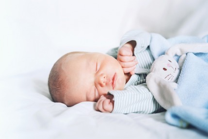 4 Ways To Make Sure Your Newborn Is Sleeping Well 